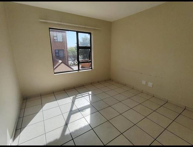 2 BEDROOM PROPERTY TO RENT IN KOSMOSDAL